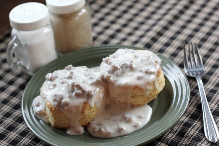 Three Things You Should Never Say to a Fat Lady While She’s Eating Biscuits and Gravy